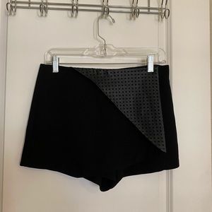 Black skort